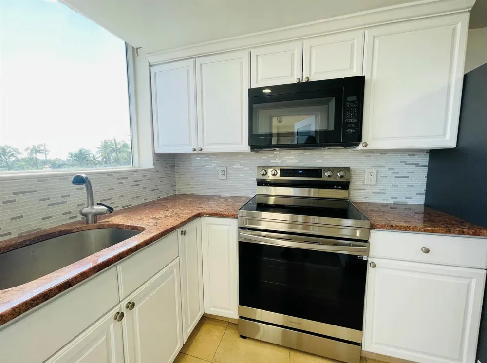 1237 Hillsboro Mile #302 Hillsboro Beach, FL 33062