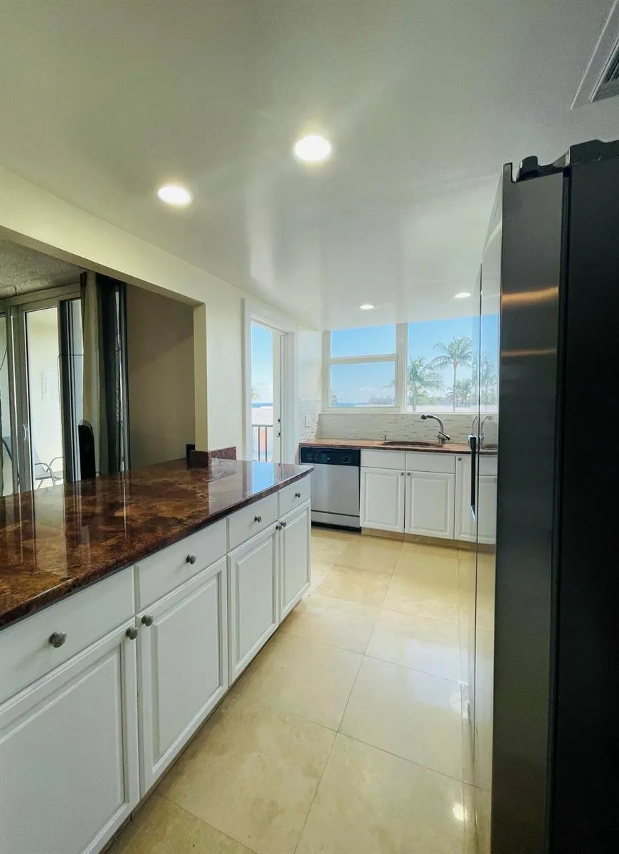 1237 Hillsboro Mile #302 Hillsboro Beach, FL 33062