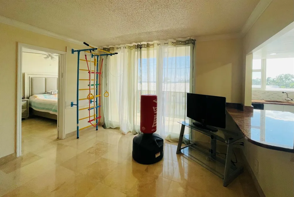 1237 Hillsboro Mile #302 Hillsboro Beach, FL 33062