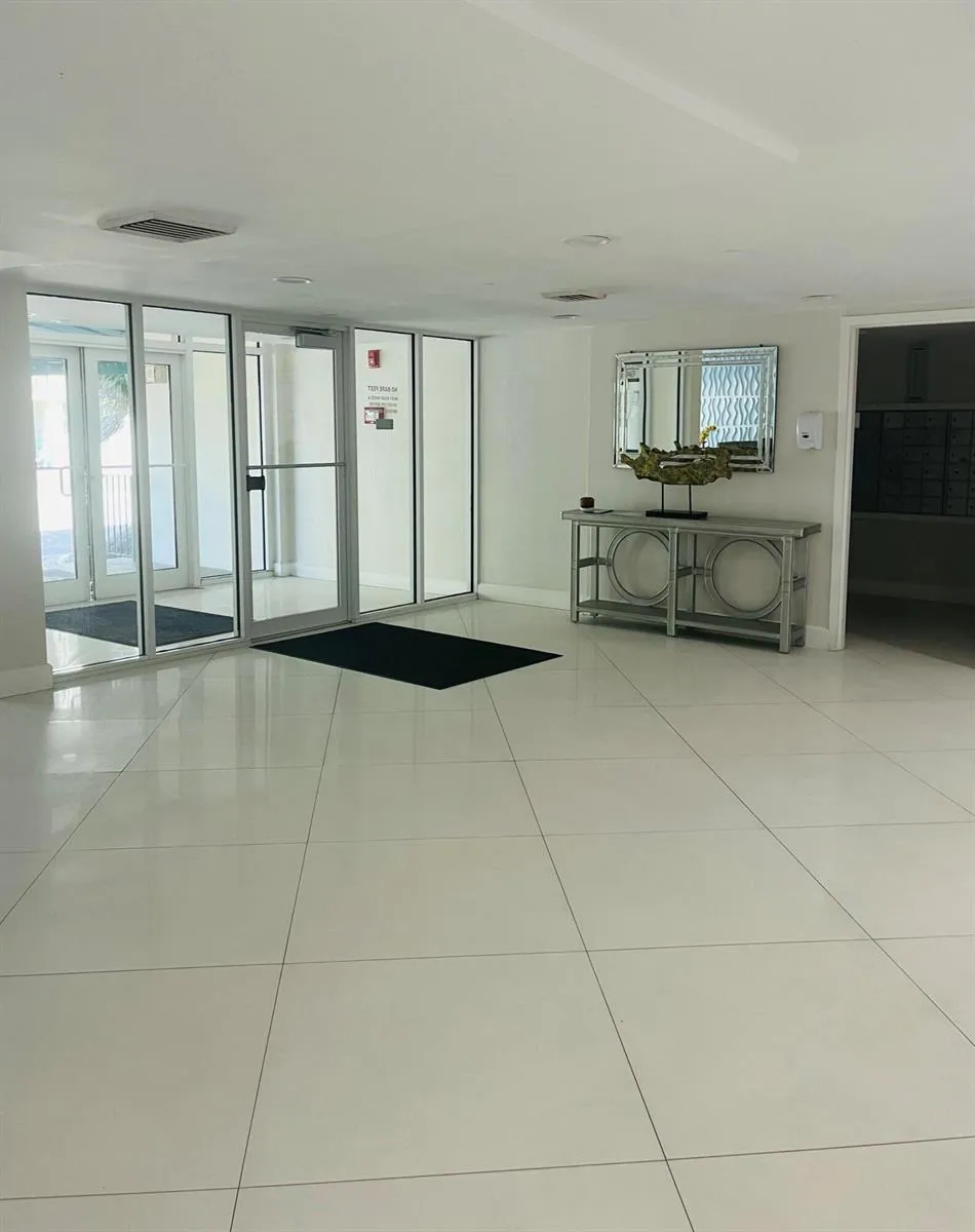 1237 Hillsboro Mile #302 Hillsboro Beach, FL 33062