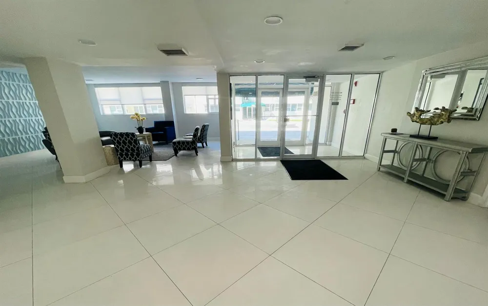 1237 Hillsboro Mile #302 Hillsboro Beach, FL 33062