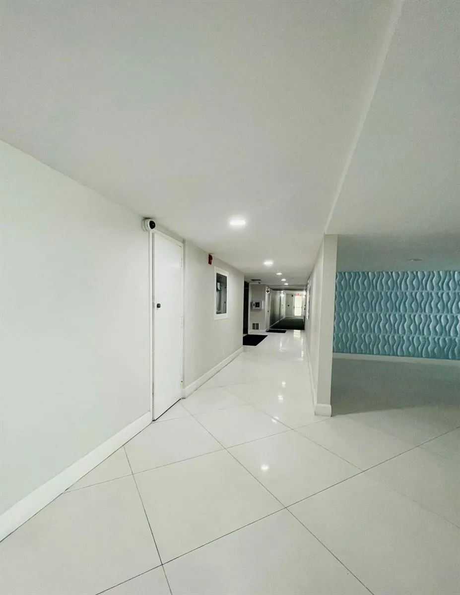 1237 Hillsboro Mile #302 Hillsboro Beach, FL 33062