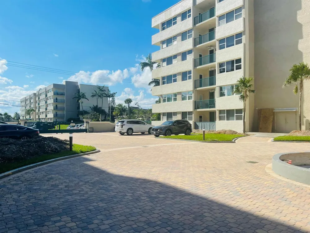 1237 Hillsboro Mile #302 Hillsboro Beach, FL 33062