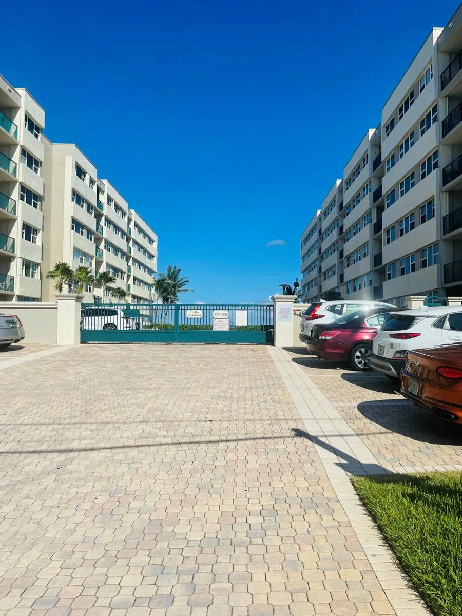 1237 Hillsboro Mile #302 Hillsboro Beach, FL 33062