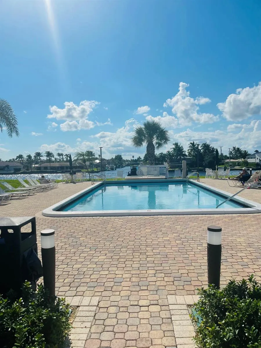 1237 Hillsboro Mile #302 Hillsboro Beach, FL 33062