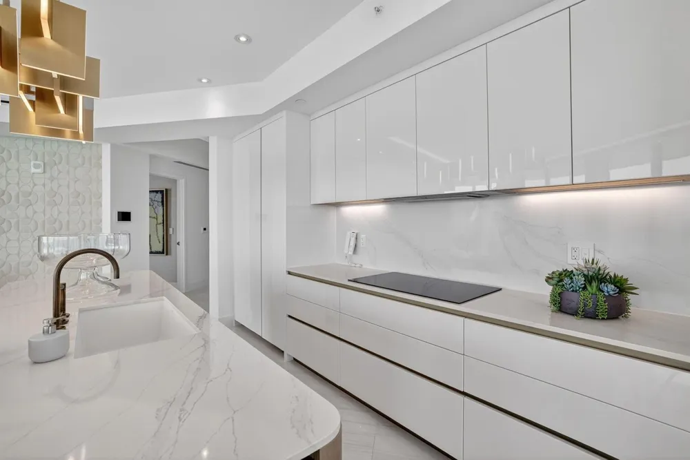 525 Fort Lauderdale Beach Boulevard #901 Fort Lauderdale, FL 33304