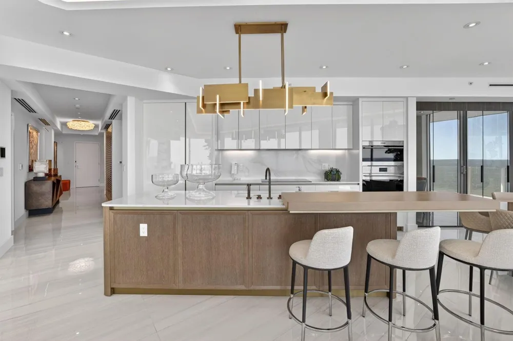 525 Fort Lauderdale Beach Boulevard #901 Fort Lauderdale, FL 33304