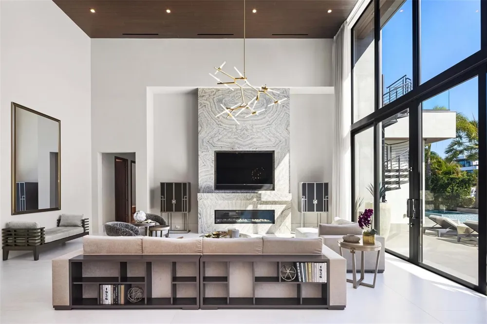 816 Riviera Isle Drive Fort Lauderdale, FL 33301