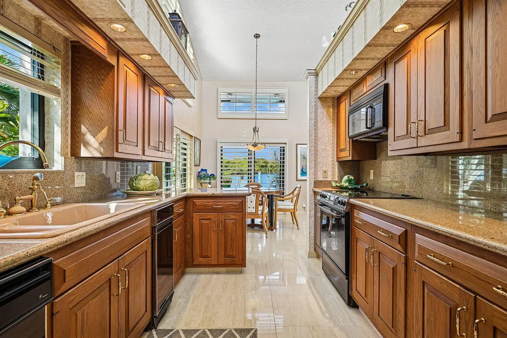 6110 Ocean Boulevard #40 Ocean Ridge, FL 33435