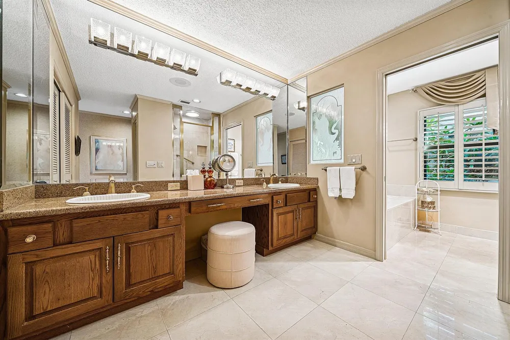 6110 Ocean Boulevard #40 Ocean Ridge, FL 33435