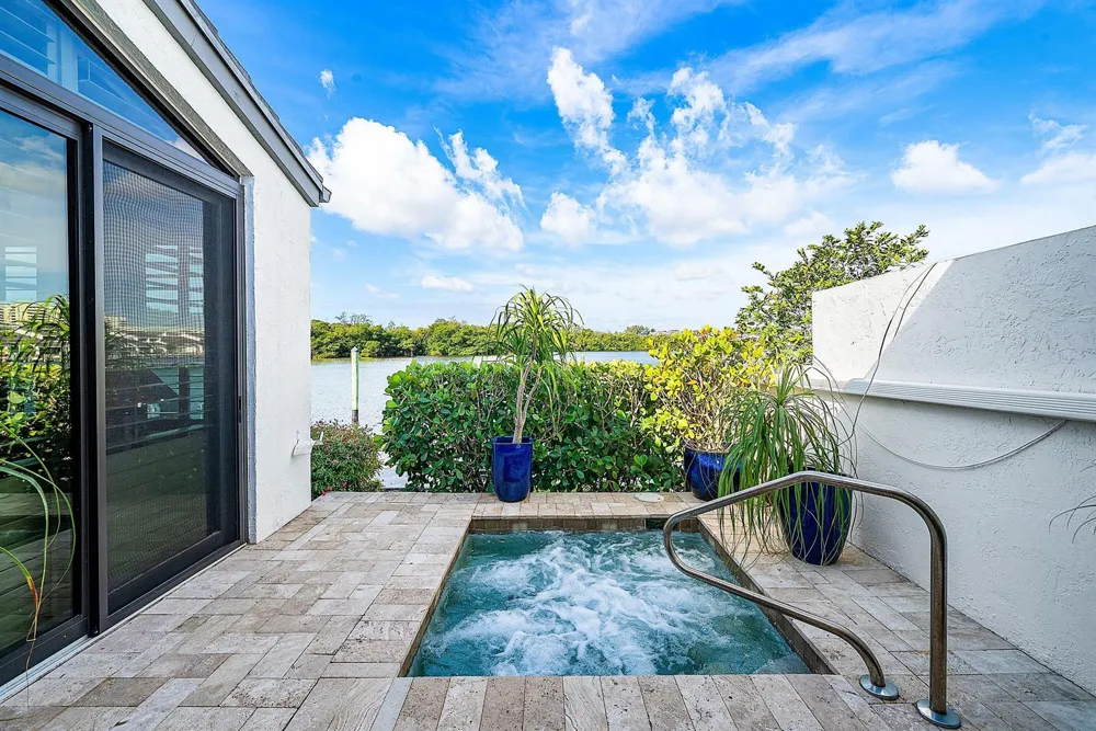 6110 Ocean Boulevard #40 Ocean Ridge, FL 33435