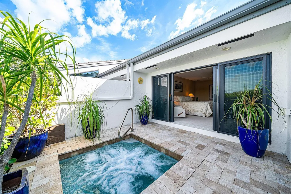 6110 Ocean Boulevard #40 Ocean Ridge, FL 33435