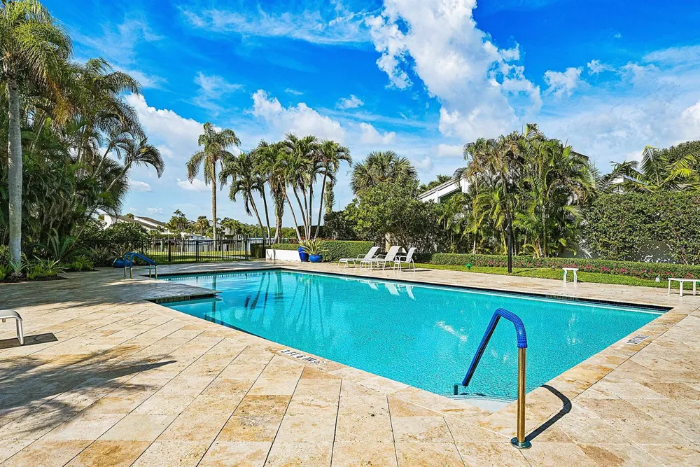 6110 Ocean Boulevard #40 Ocean Ridge, FL 33435