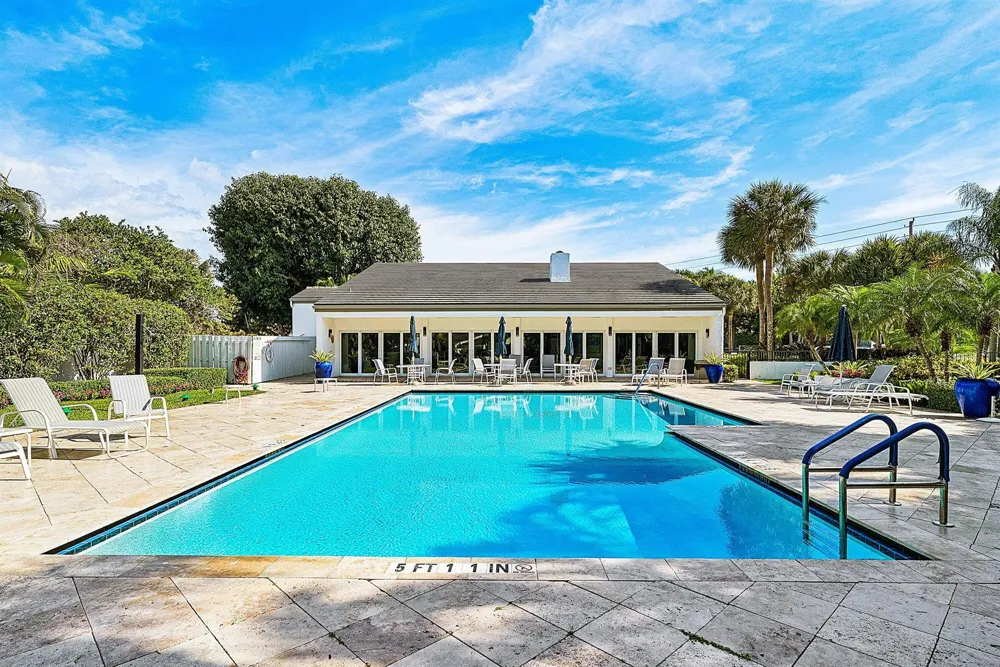 6110 Ocean Boulevard #40 Ocean Ridge, FL 33435