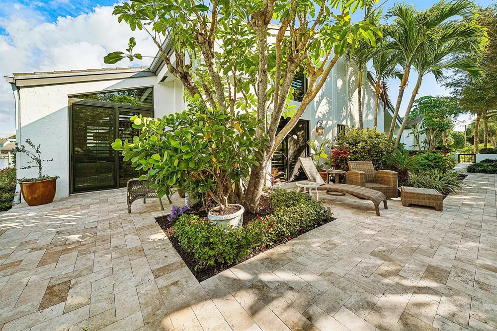 6110 Ocean Boulevard #40 Ocean Ridge, FL 33435