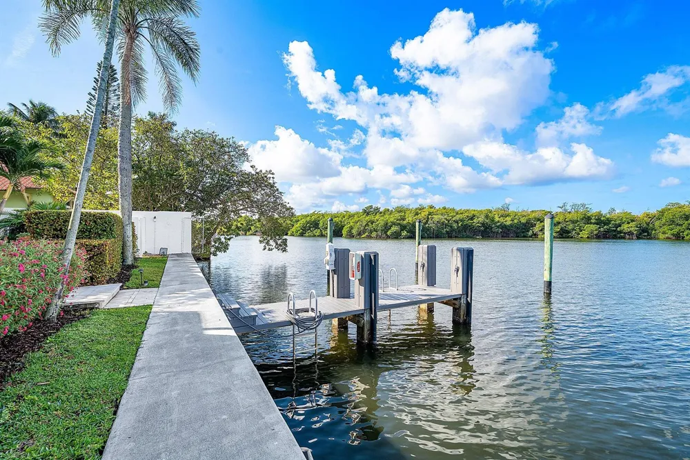 6110 Ocean Boulevard #40 Ocean Ridge, FL 33435