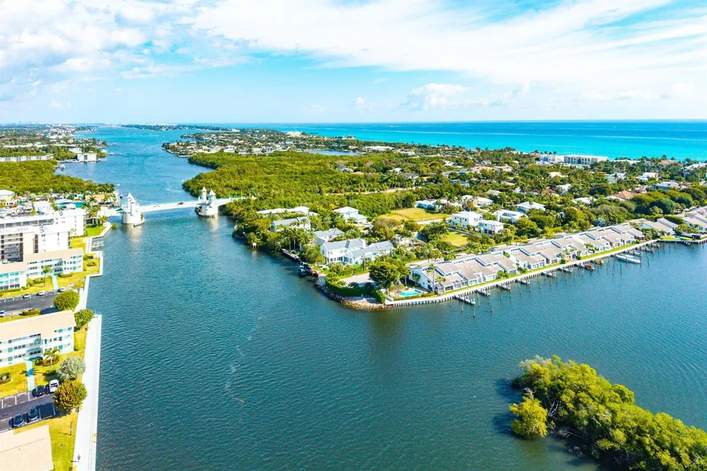 6110 Ocean Boulevard #40 Ocean Ridge, FL 33435