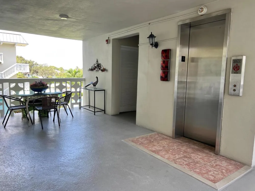 52 Yacht Club Drive #308 North Palm Beach, FL 33408