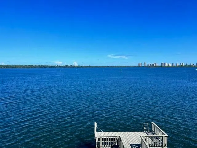 52 Yacht Club Drive #308 North Palm Beach, FL 33408