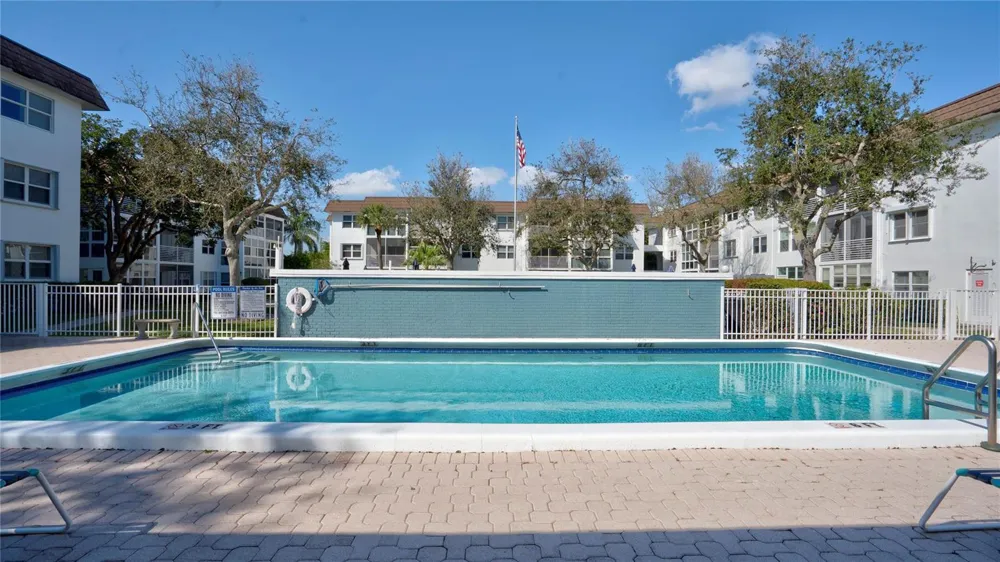 1501 S Ocean Boulevard #325 Lauderdale By The Sea, FL 33062