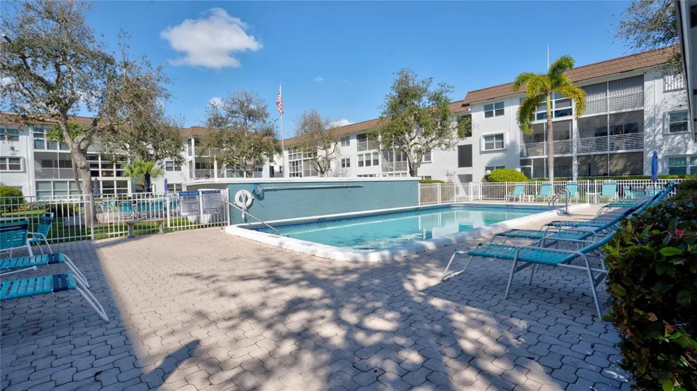 1501 S Ocean Boulevard #325 Lauderdale By The Sea, FL 33062