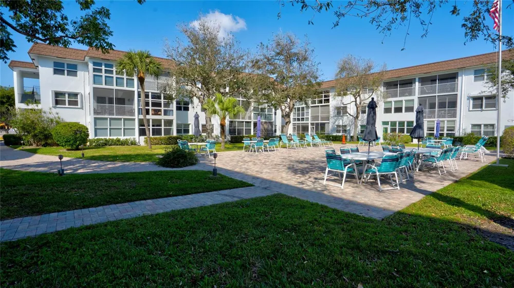 1501 S Ocean Boulevard #325 Lauderdale By The Sea, FL 33062