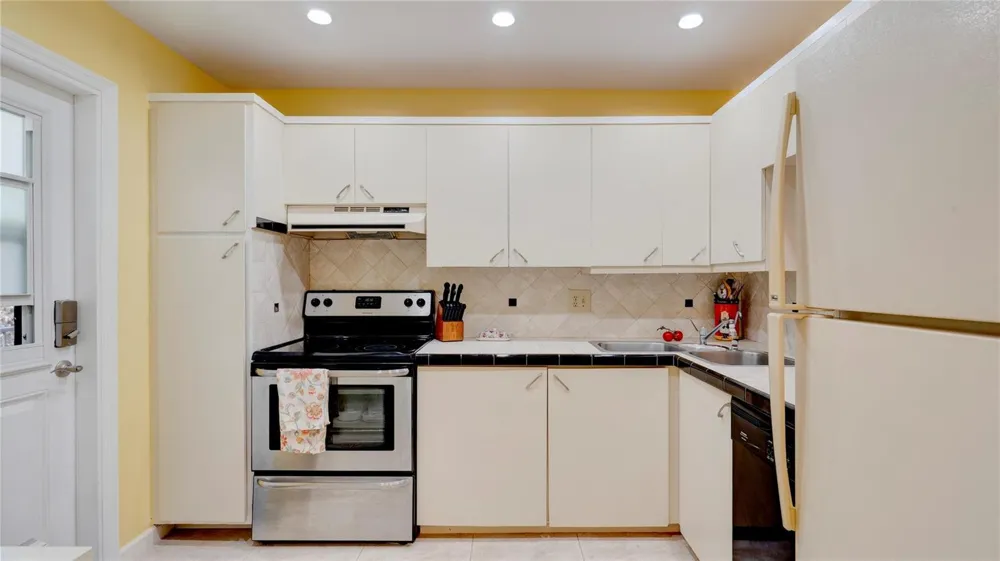 1501 S Ocean Boulevard #325 Lauderdale By The Sea, FL 33062