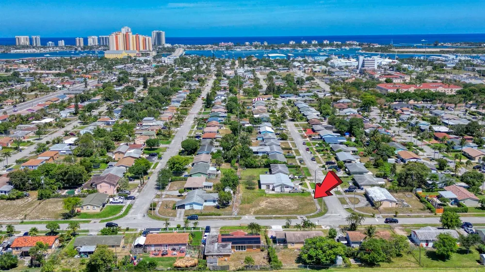 398 W 23rd Street Riviera Beach, FL 33404
