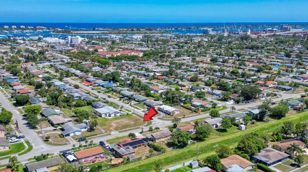 398 W 23rd Street Riviera Beach, FL 33404