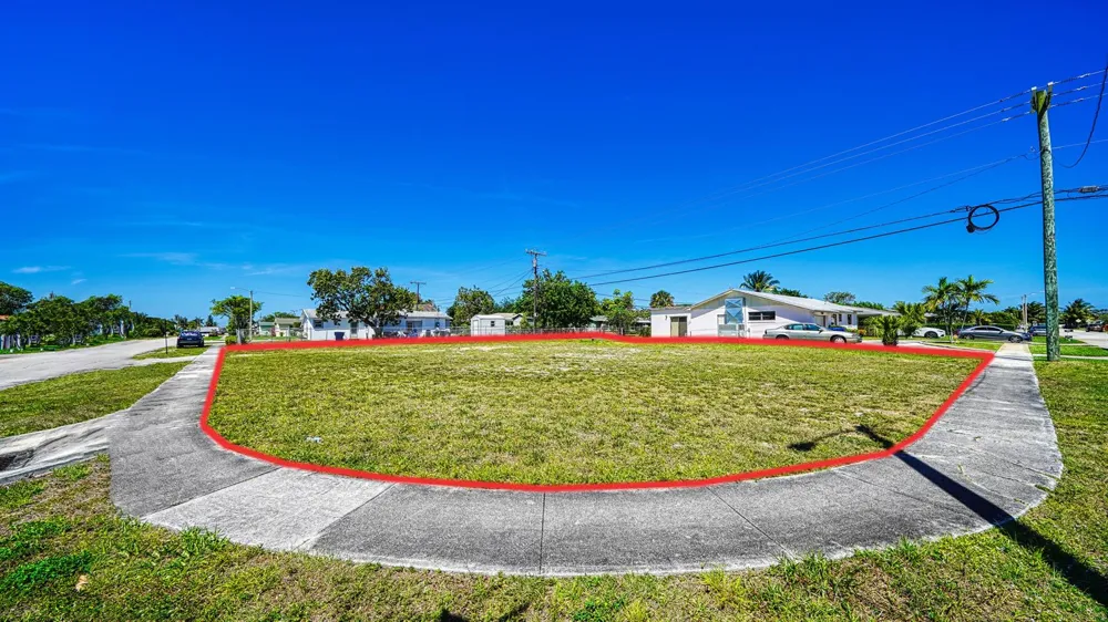 398 W 23rd Street Riviera Beach, FL 33404