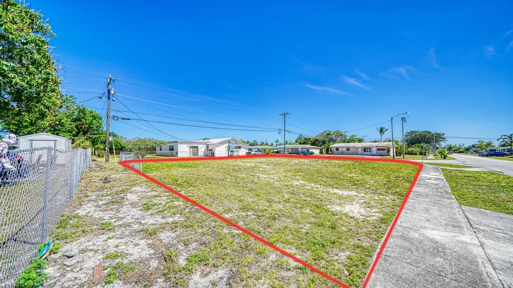 398 W 23rd Street Riviera Beach, FL 33404