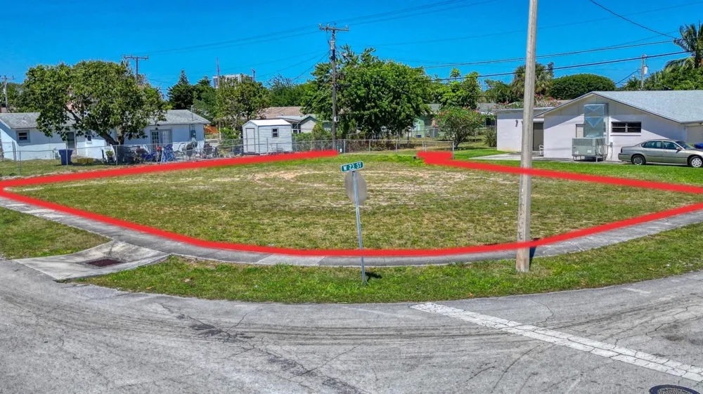 398 W 23rd Street Riviera Beach, FL 33404