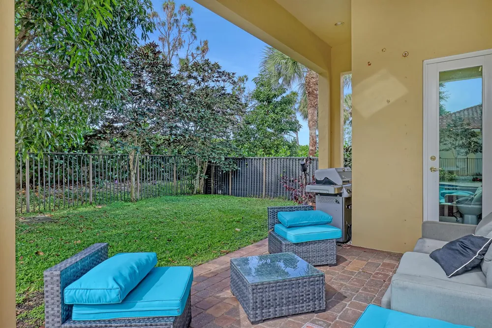 3389 Lago De Talavera Lake Worth, FL 33467
