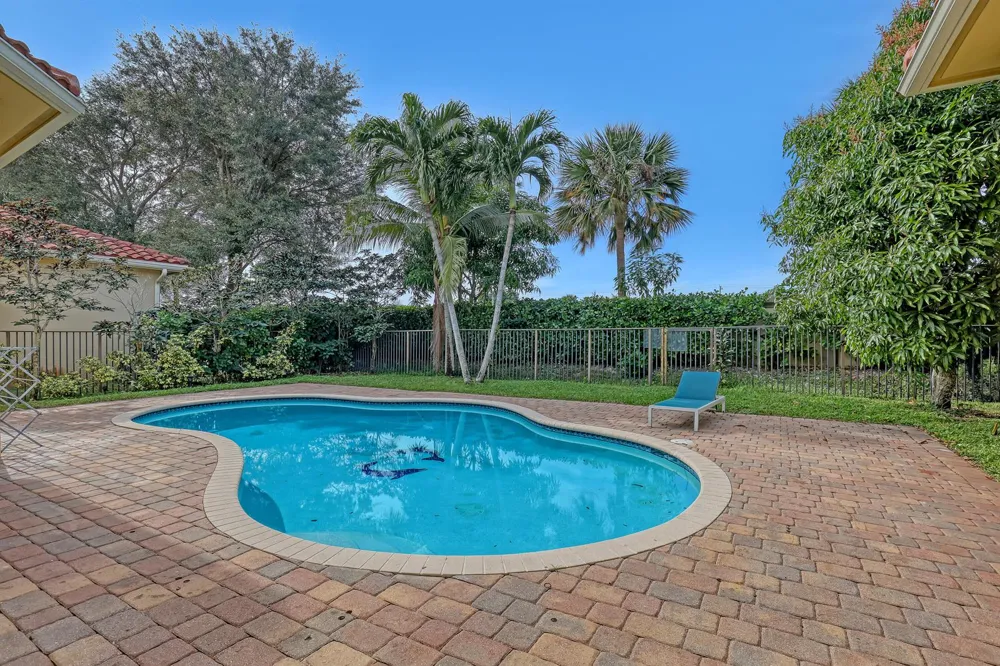 3389 Lago De Talavera Lake Worth, FL 33467