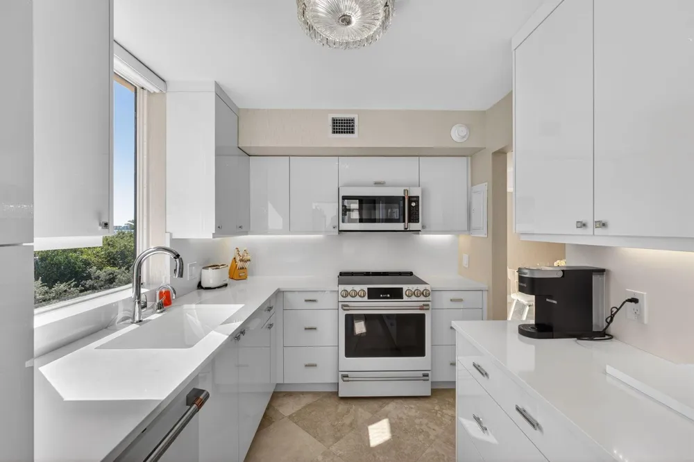 5380 Ocean Drive #3b Singer Island, FL 33404