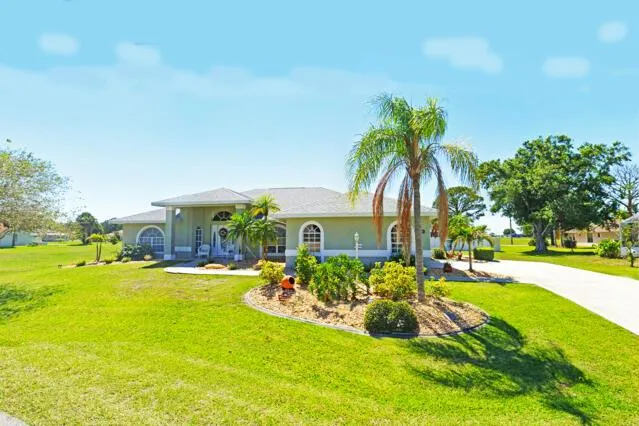 424 Holly Drive Sebring, FL 33876