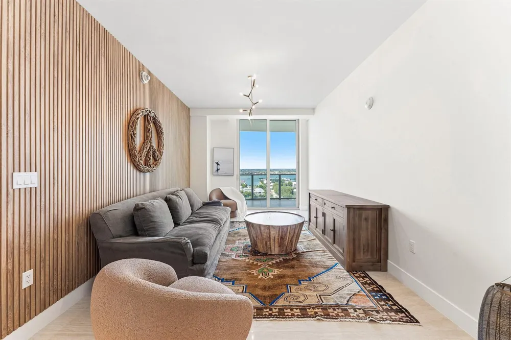 3100 Ocean Drive #1702p Singer Island, FL 33404