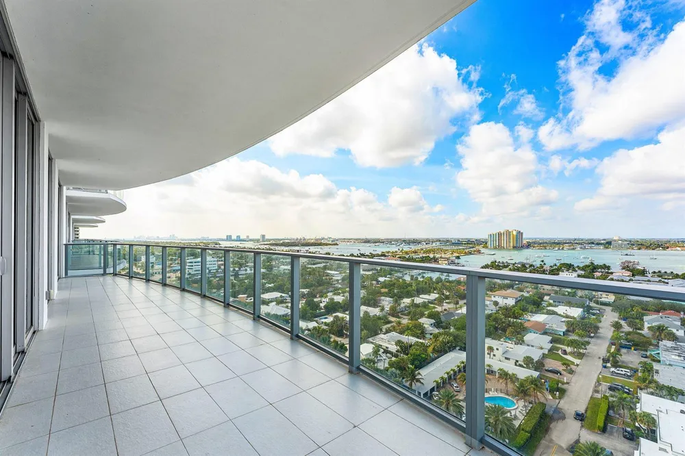 3100 Ocean Drive #1702p Singer Island, FL 33404