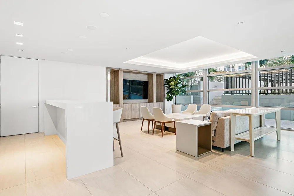 3100 Ocean Drive #1702p Singer Island, FL 33404
