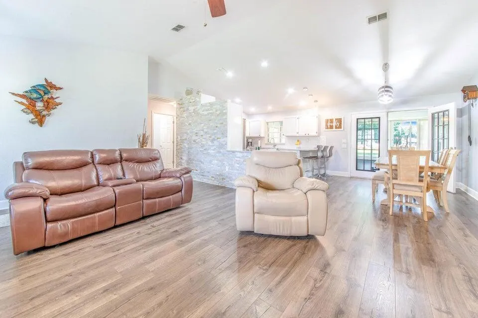 910 Liberty Lane 