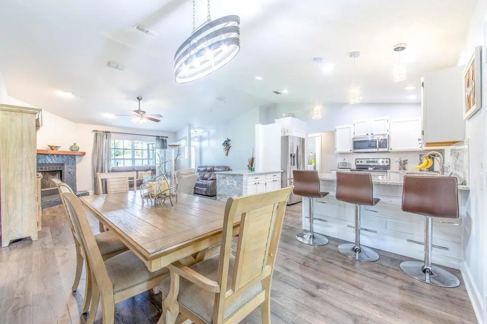 910 Liberty Lane 