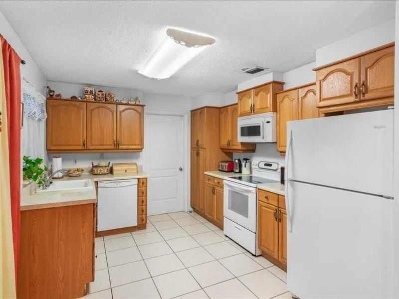 1 Westcliffe Lane Palm Coast, FL 32164