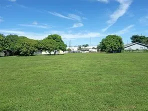 2014 NW 28th Street Oakland Park, FL 33311