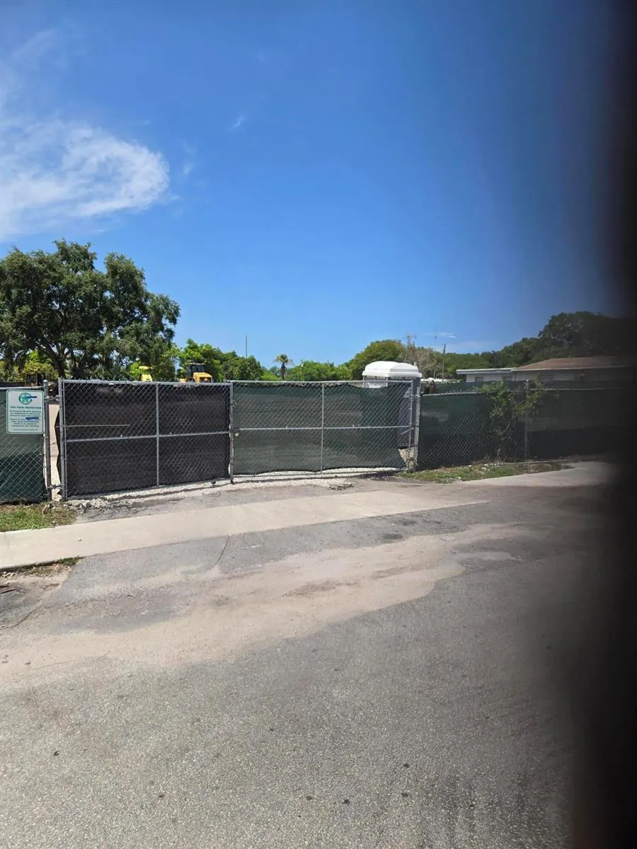 2014 NW 28th Street Oakland Park, FL 33311