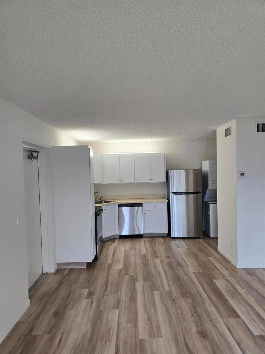 1106 Green Pine Boulevard #F1 West Palm Beach, FL 33409