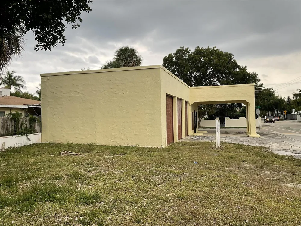 3712 S Olive Avenue West Palm Beach, FL 33405