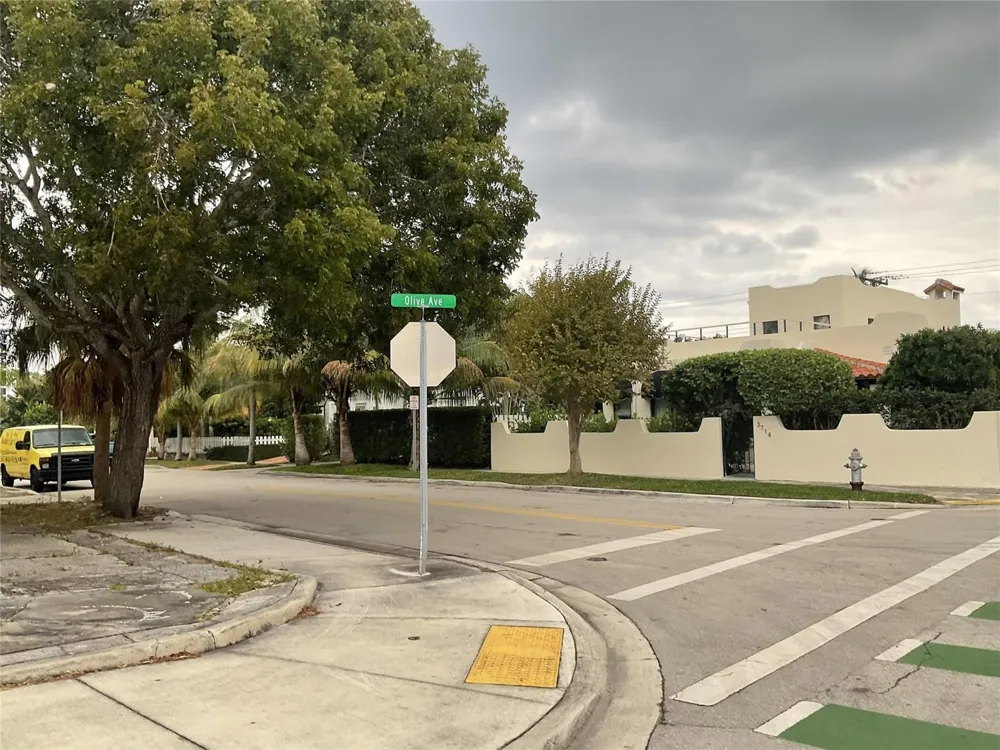 3712 S Olive Avenue West Palm Beach, FL 33405