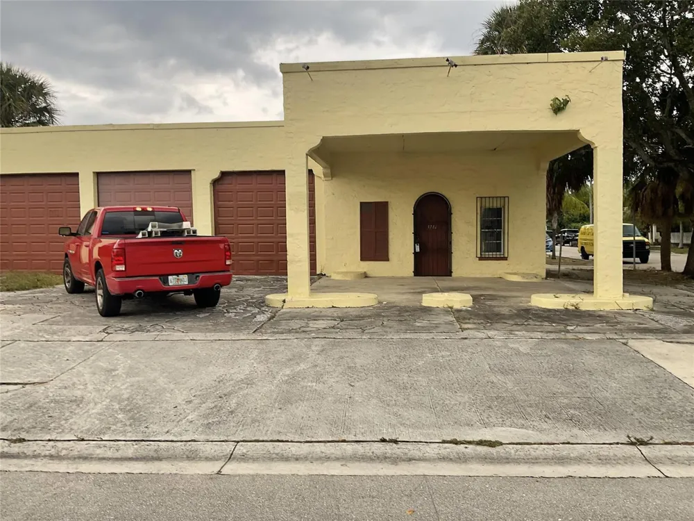 3712 S Olive Avenue West Palm Beach, FL 33405