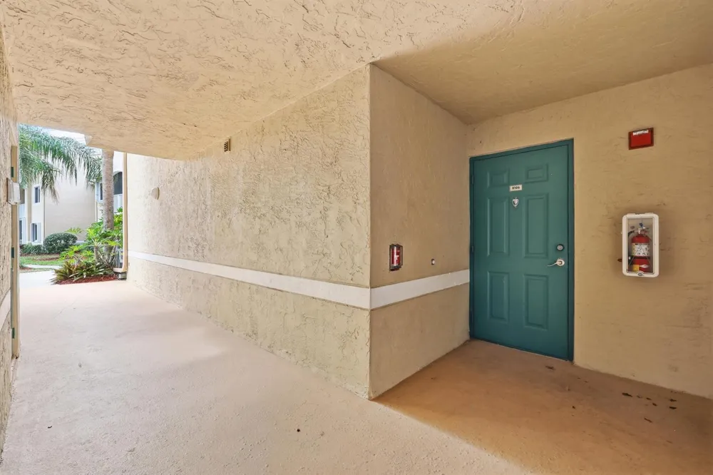 278 Village Boulevard #8106 Tequesta, FL 33469