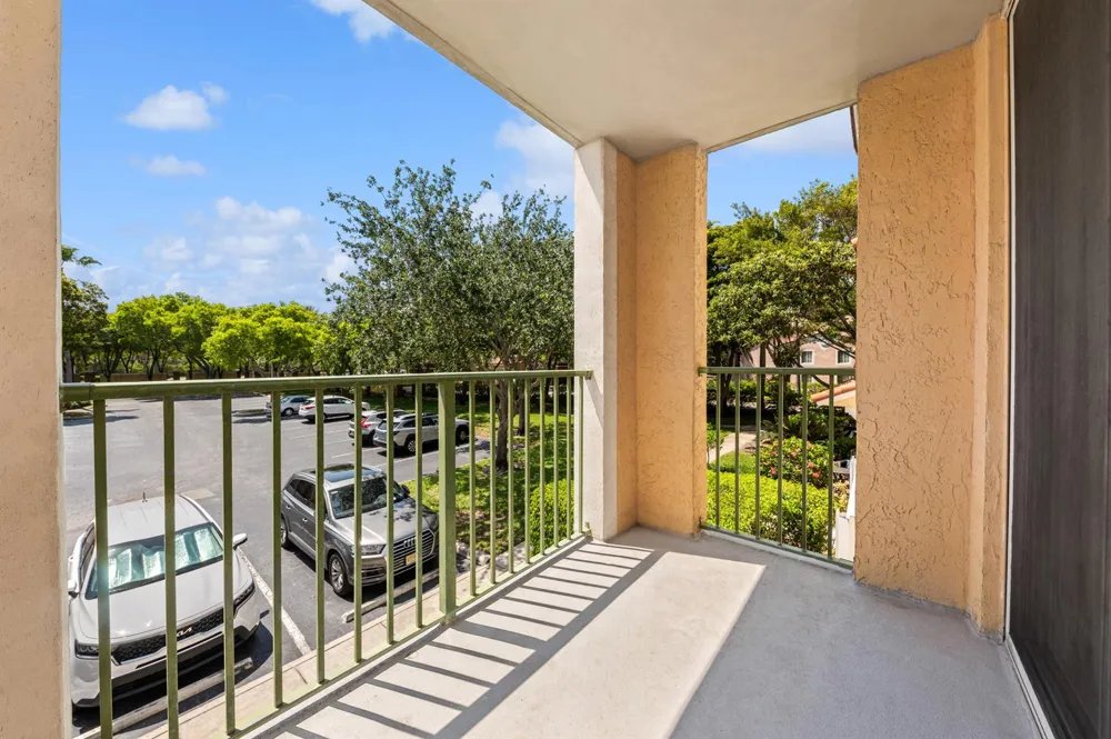 117 Yacht Club Way #205 Hypoluxo, FL 33462